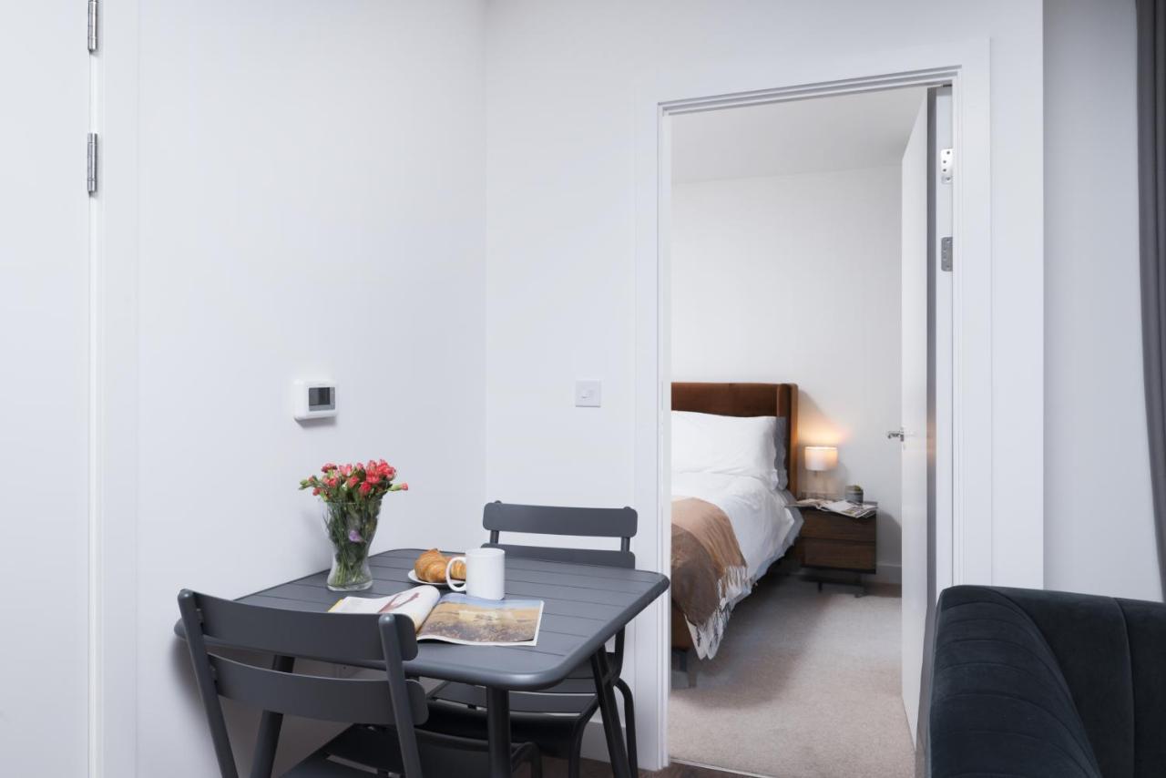 Modern Studios And Apartments At Barking Wharf In London Exterior photo