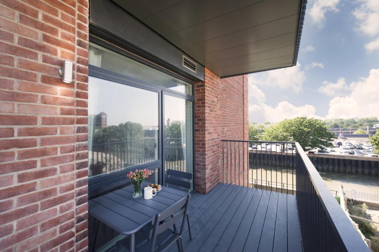 Modern Studios And Apartments At Barking Wharf In London Exterior photo